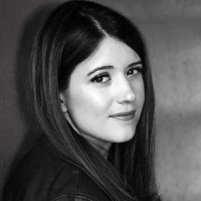 Alexandra Bracken's profile picture
