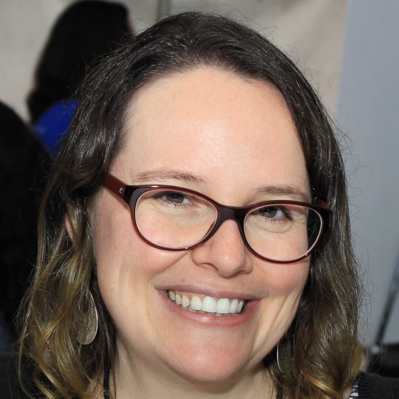 Raina Telgemeier's profile picture