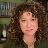 Elizabeth Hunter's profile picture