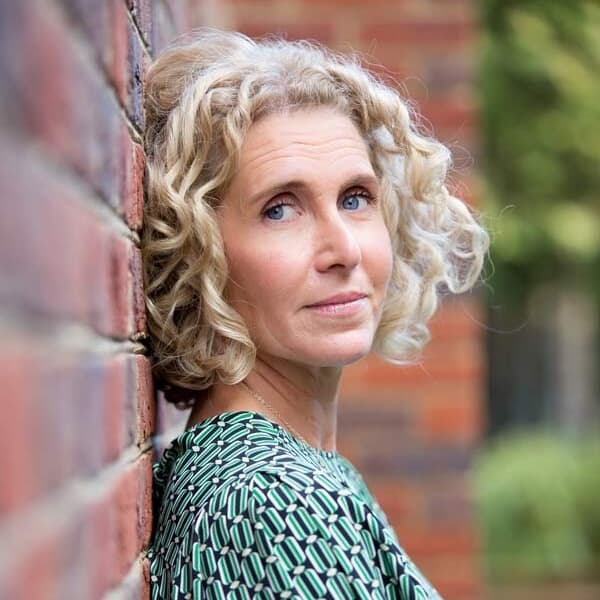 Sandie Jones's profile picture